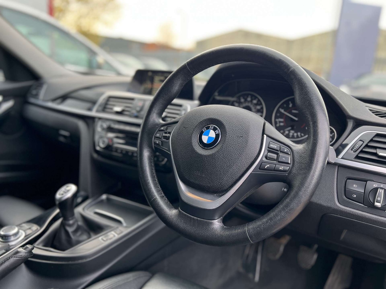 Used BMW 3 Series 2017 for sale - 76331509: Photo 30