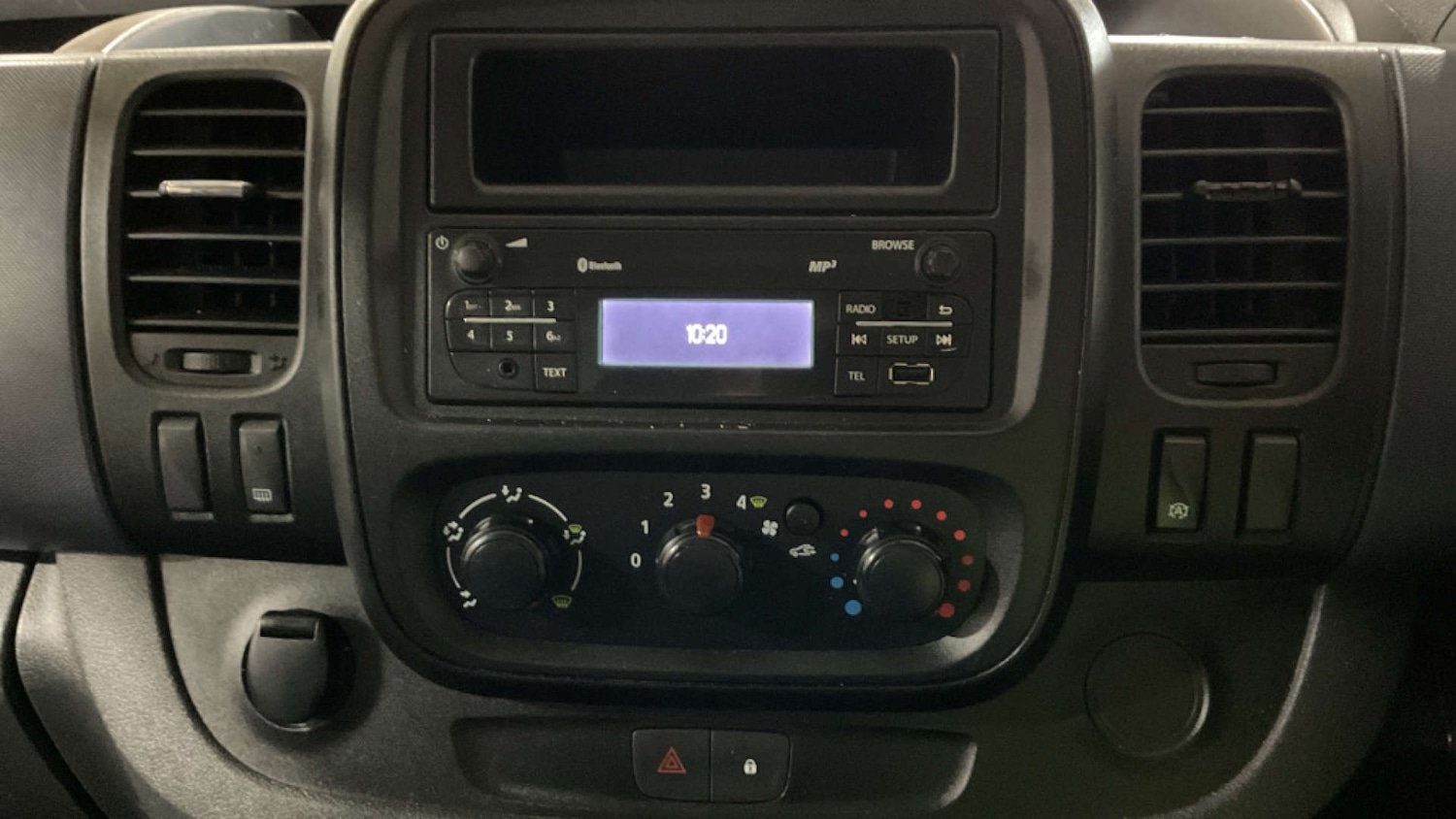 Used Vauxhall Vivaro 2015 for sale - 77889969: Photo 6