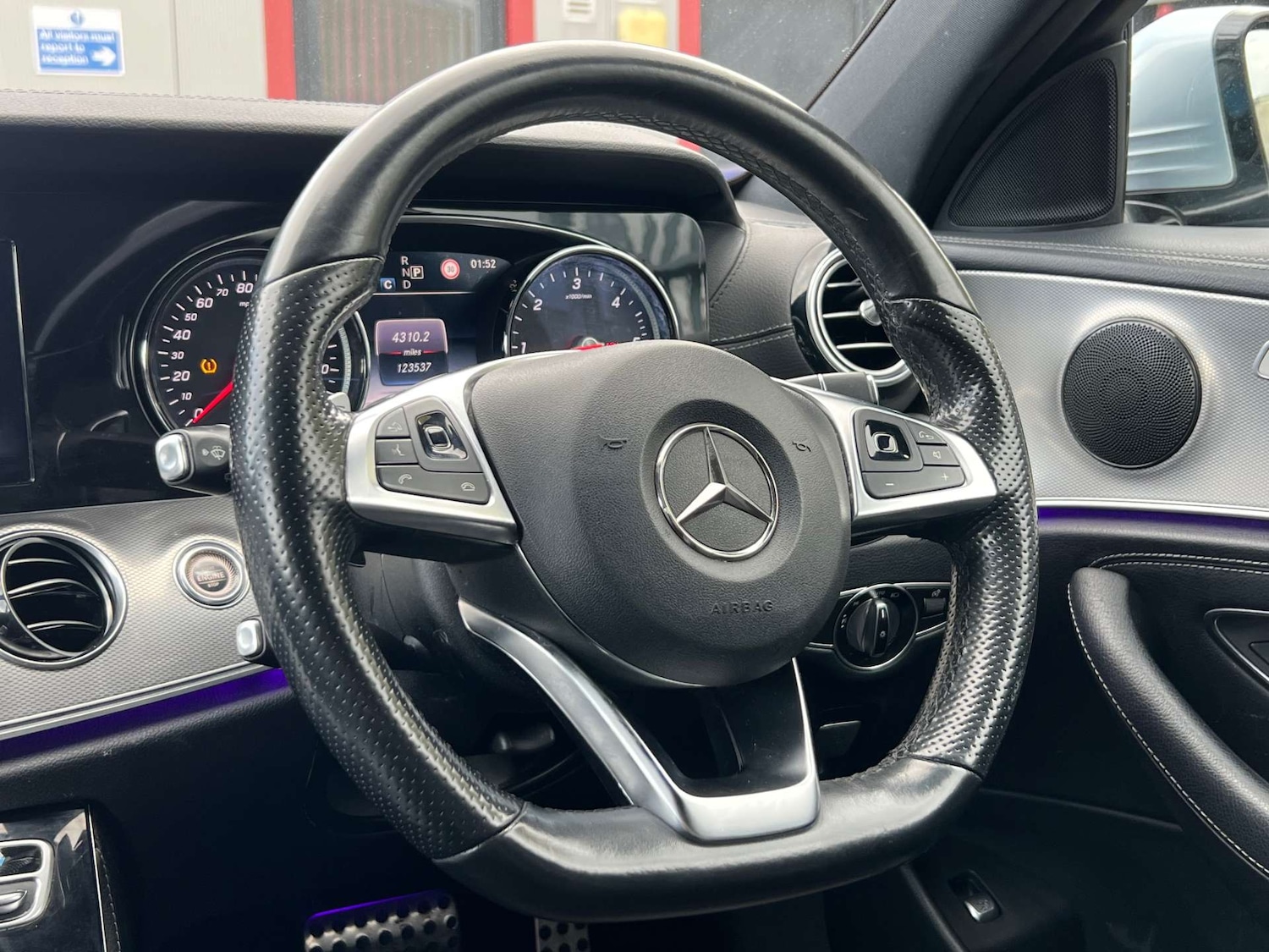 Used Mercedes-Benz E Class 2017 for sale - 76331505: Photo 26