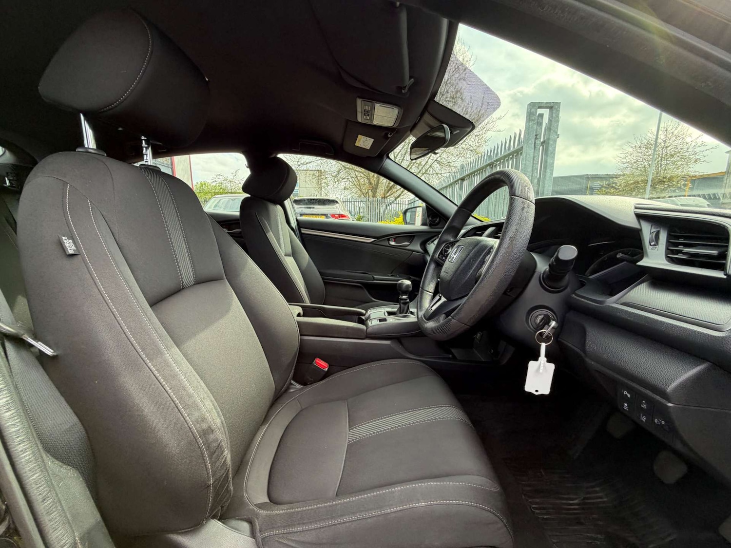 Used Honda Civic 2017 for sale - 77662826: Photo 28