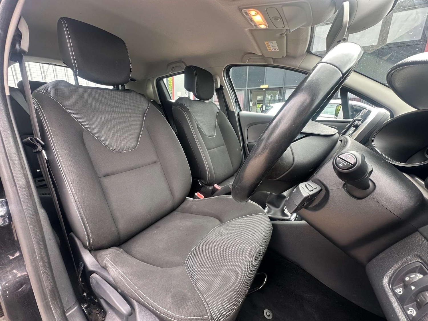 Used Renault Clio 2015 for sale - 77096052: Photo 17