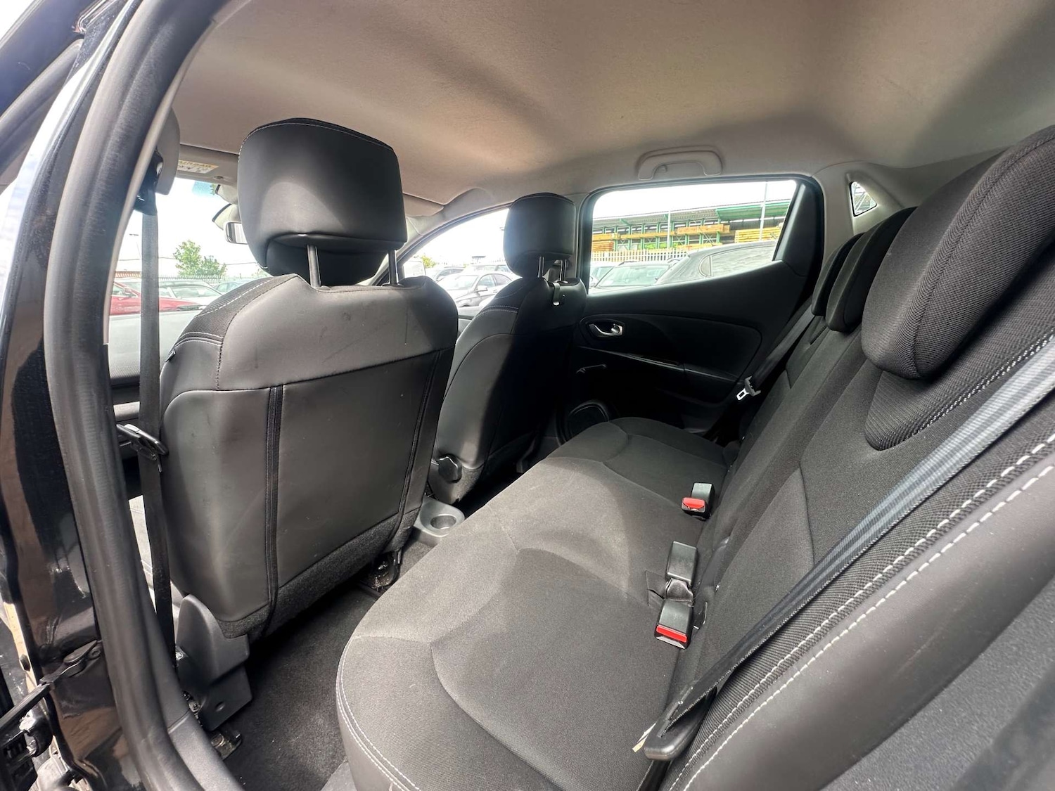 Used Renault Clio 2015 for sale - 77096052: Photo 24