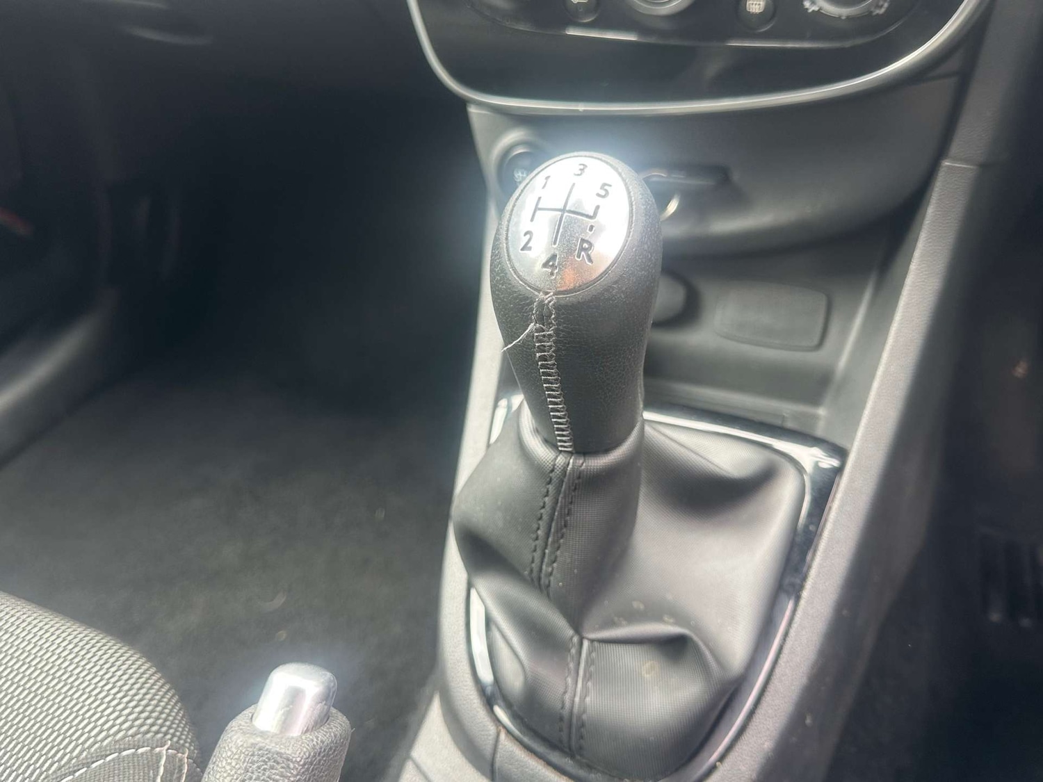 Used Renault Clio 2015 for sale - 77096052: Photo 29