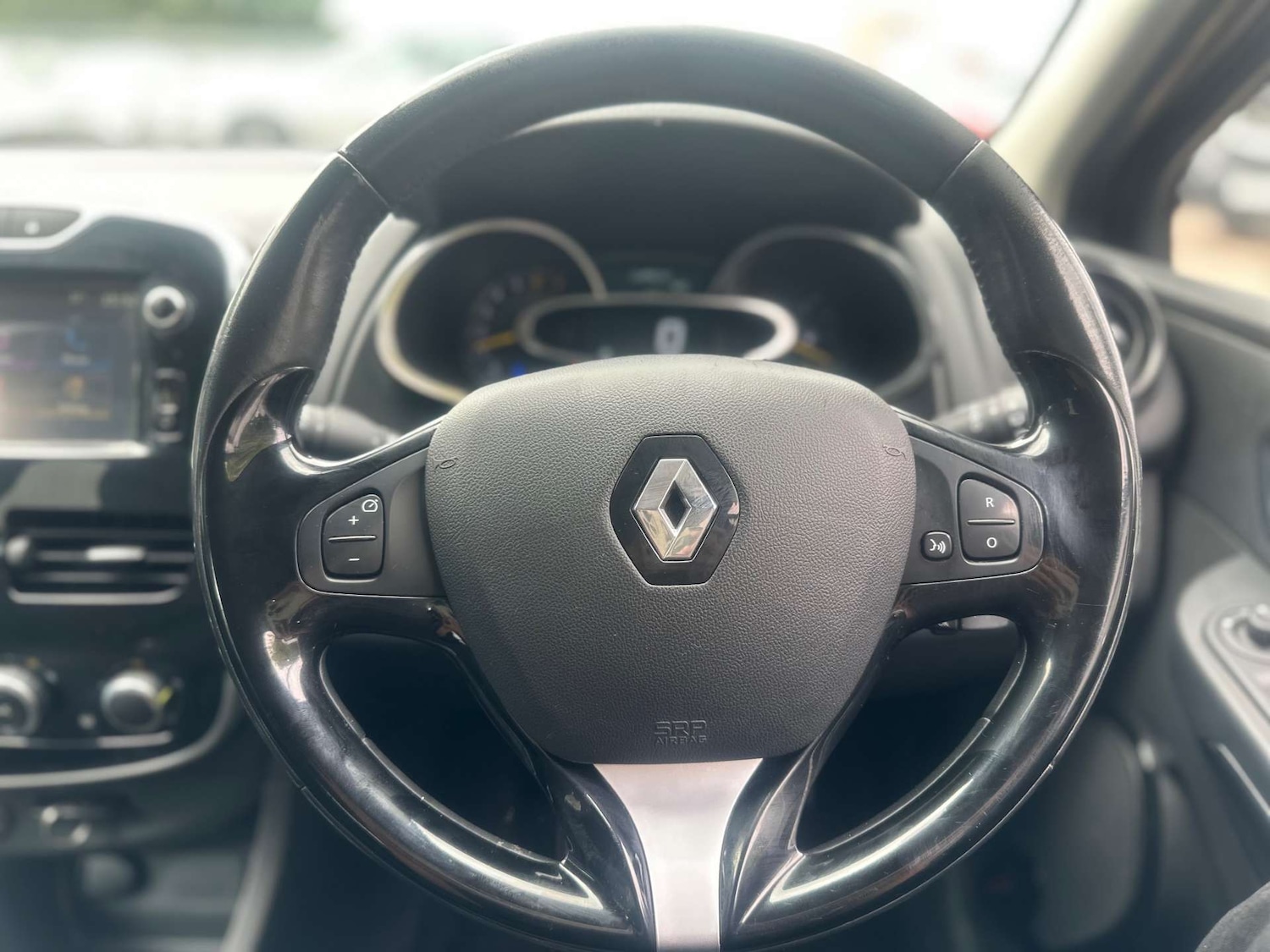 Used Renault Clio 2015 for sale - 77096052: Photo 37