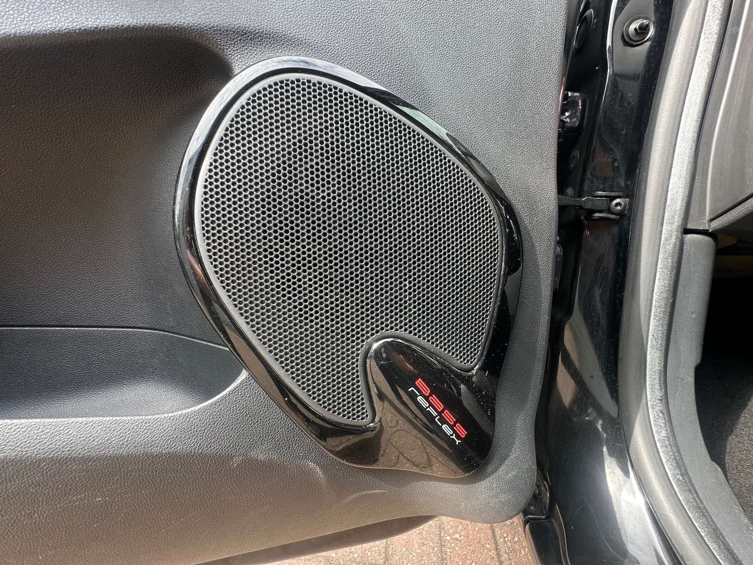 Used Renault Clio 2015 for sale - 77096052: Photo 40