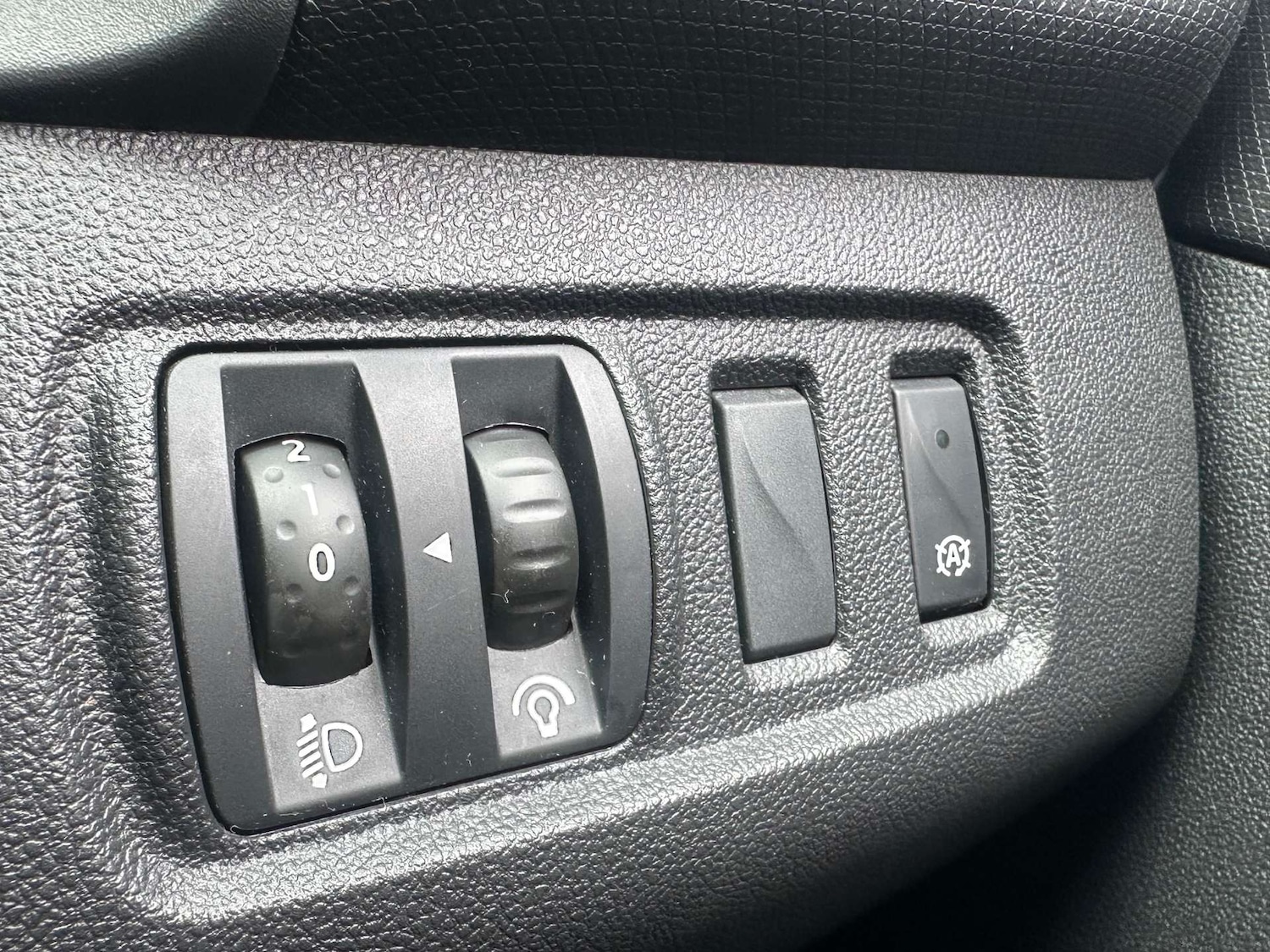 Used Renault Clio 2015 for sale - 77096052: Photo 44