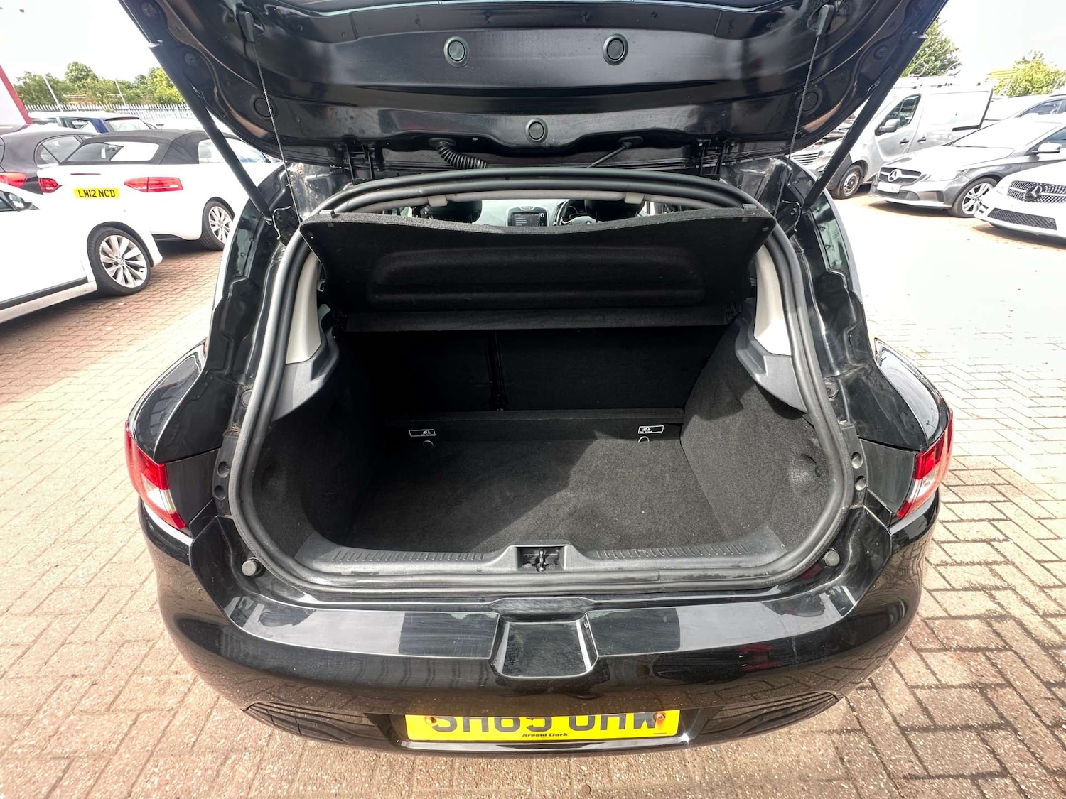 Used Renault Clio 2015 for sale - 77096052: Photo 45