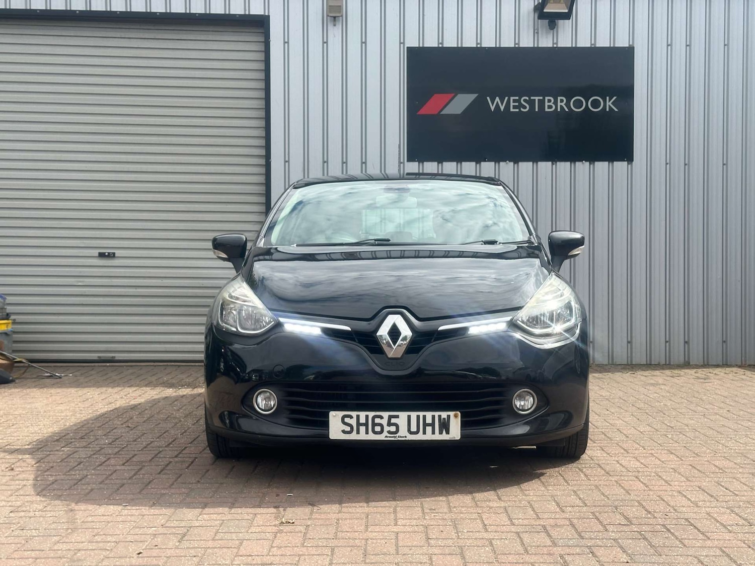 Used Renault Clio 2015 for sale - 77096052: Photo 8