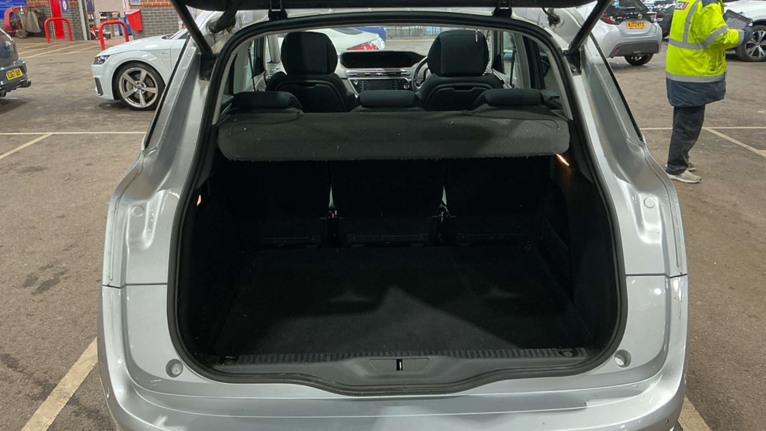 Used Citroen C4 Picasso 2016 for sale - 77662819: Photo 10