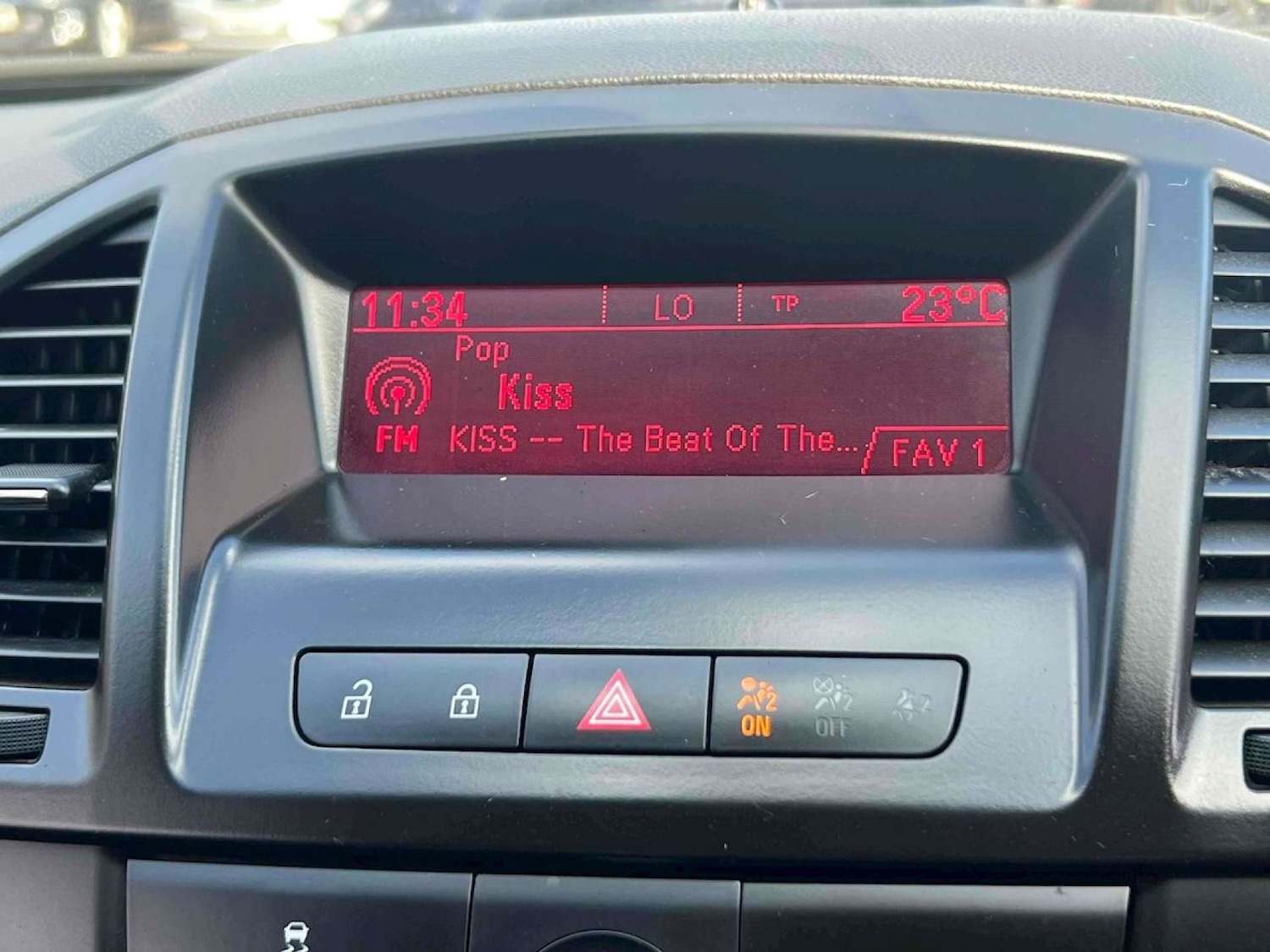 Used Vauxhall Insignia 2011 for sale - 77872394: Photo 25