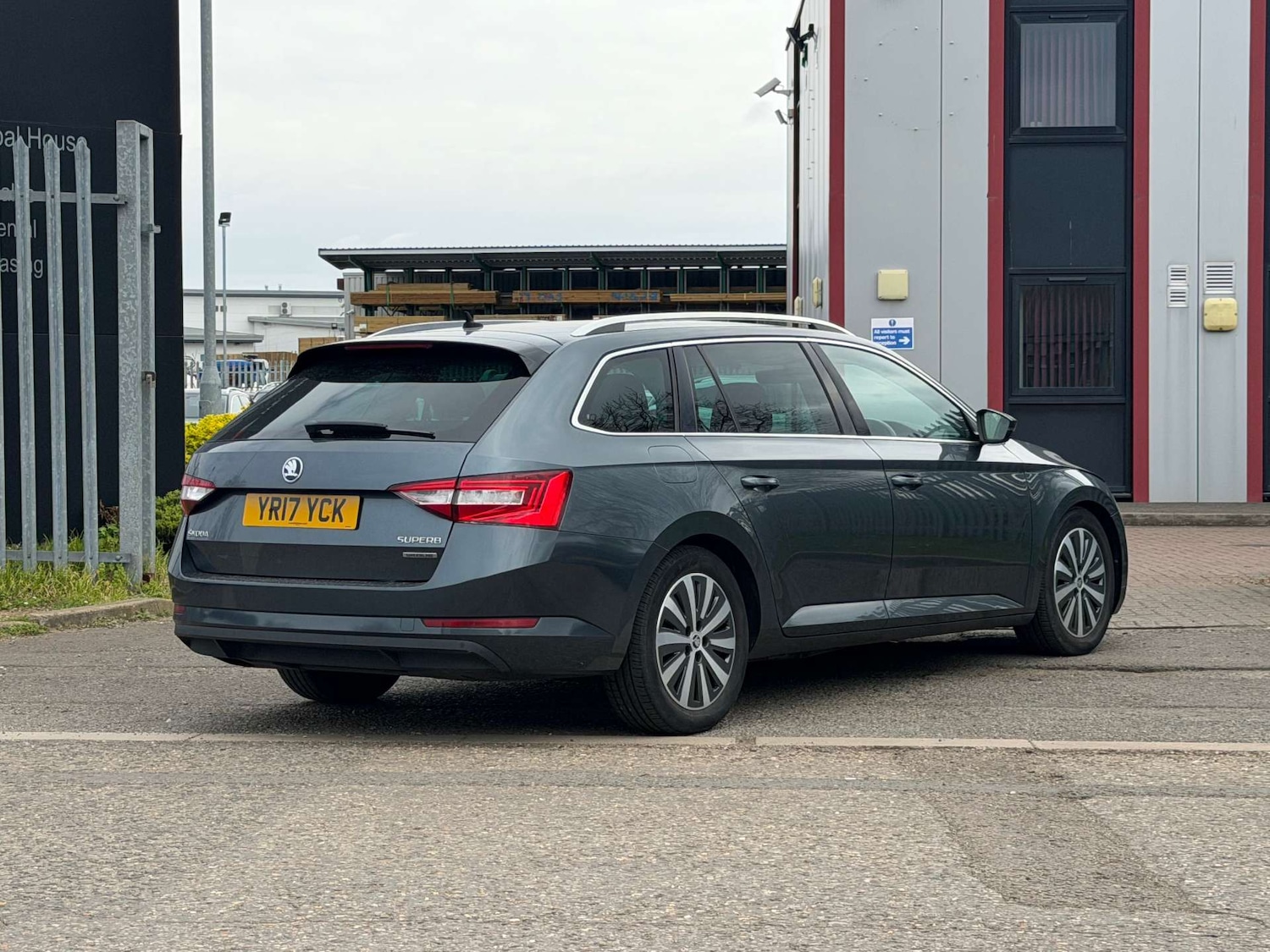Used Skoda Superb 2017 for sale - 77662817: Photo 17