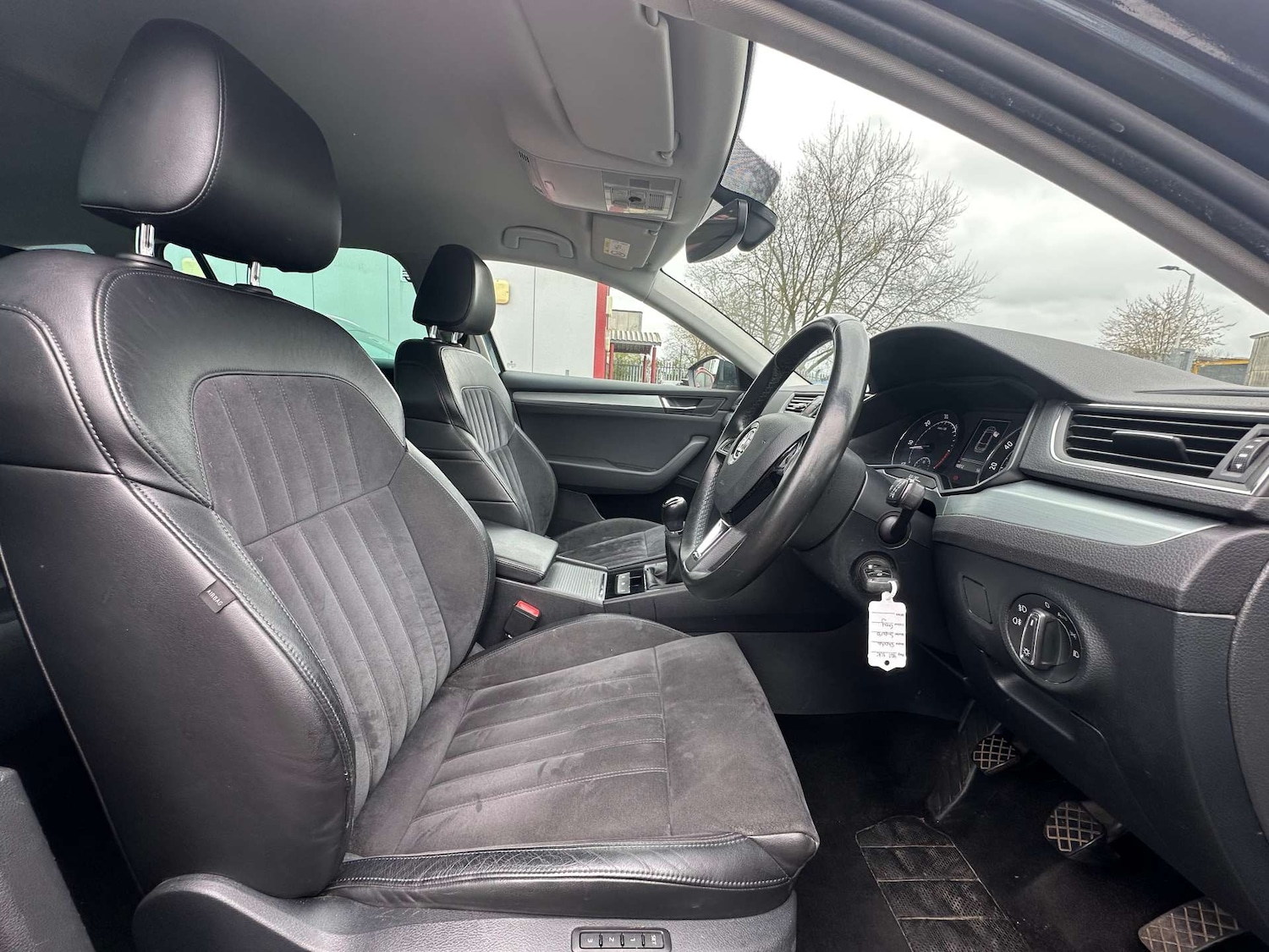 Used Skoda Superb 2017 for sale - 77662817: Photo 31