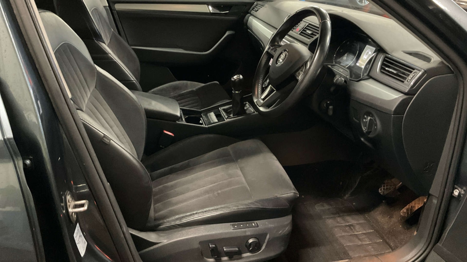 Used Skoda Superb 2017 for sale - 77662817: Photo 9