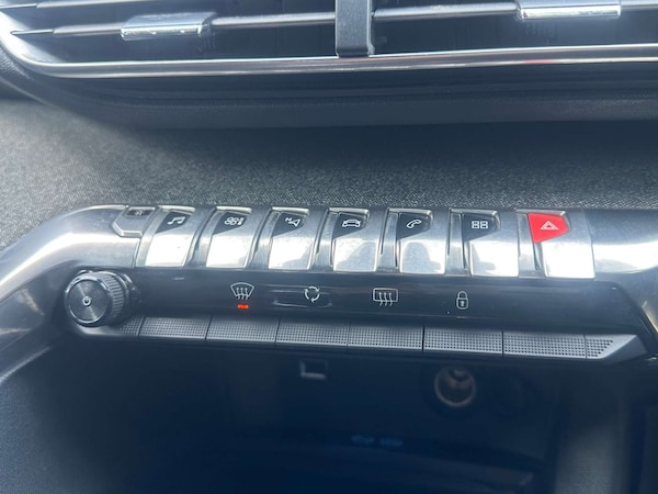 Used Peugeot 3008 2018 for sale - 75381882: Photo 46