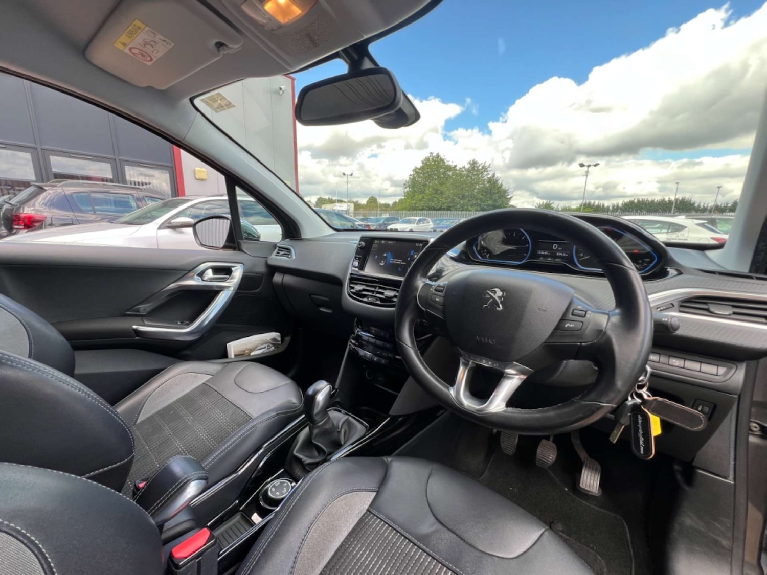 Used Peugeot 2008 2016 for sale - 76601589: Photo 22