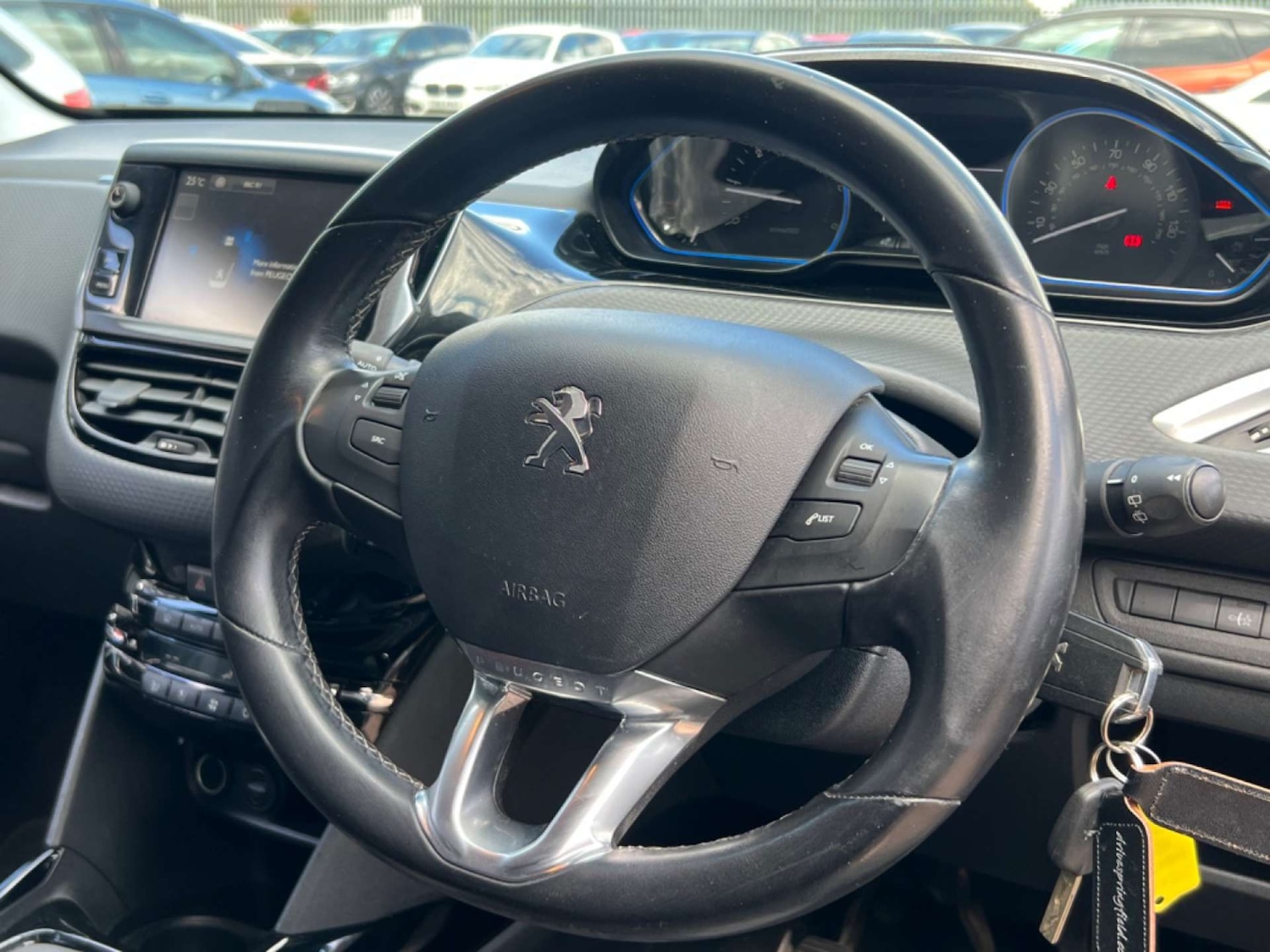 Used Peugeot 2008 2016 for sale - 76601589: Photo 24