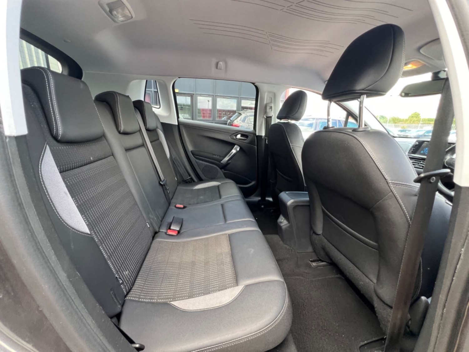 Used Peugeot 2008 2016 for sale - 76601589: Photo 28