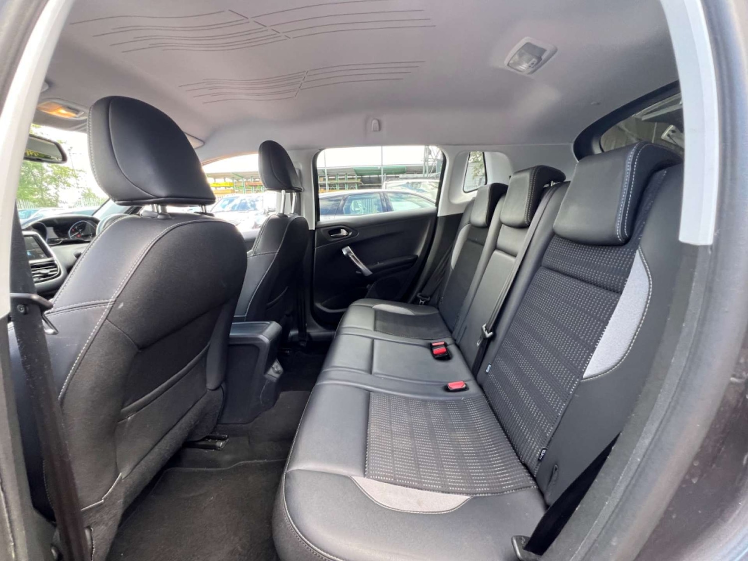 Used Peugeot 2008 2016 for sale - 76601589: Photo 31