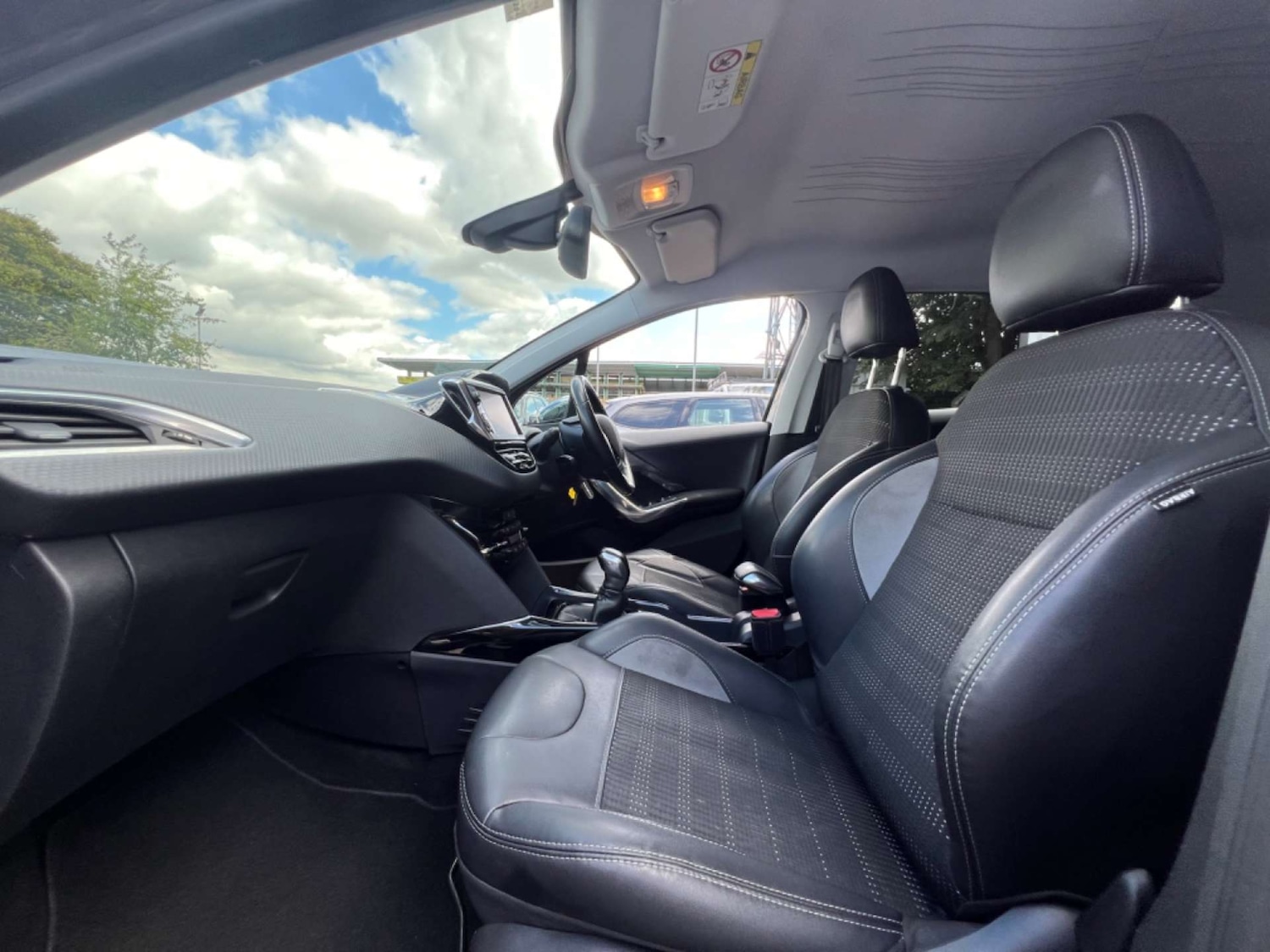 Used Peugeot 2008 2016 for sale - 76601589: Photo 34