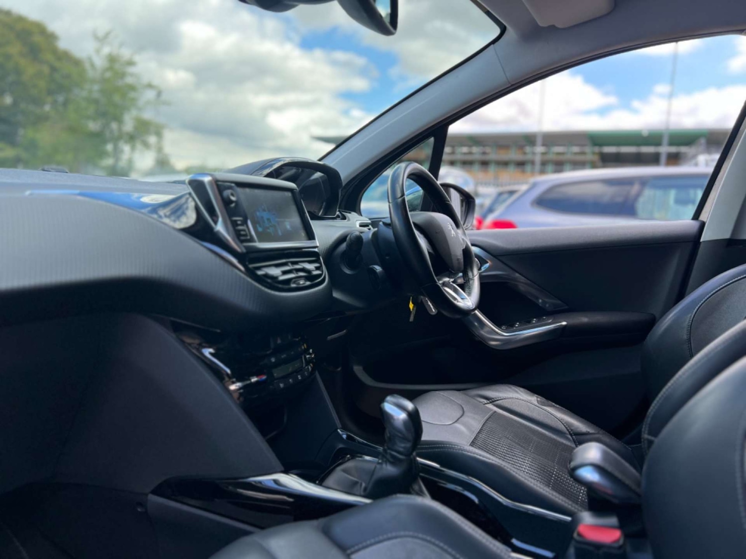 Used Peugeot 2008 2016 for sale - 76601589: Photo 36