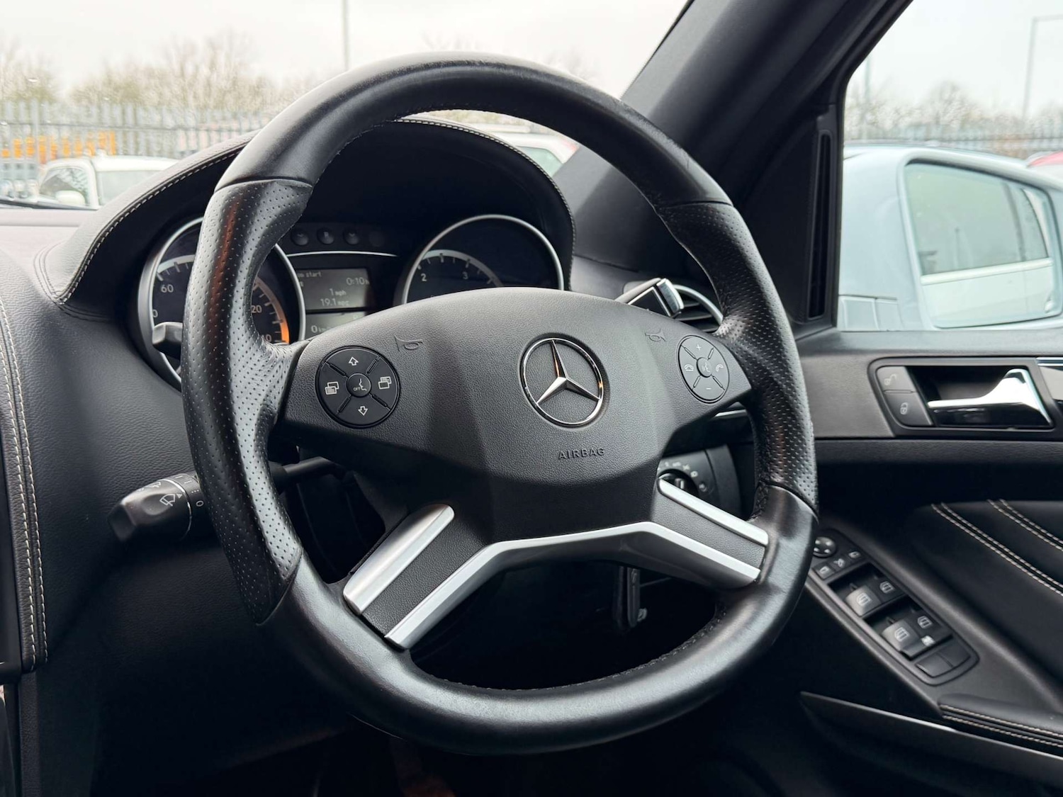 Used Mercedes-Benz M Class 2011 for sale - 77437706: Photo 20