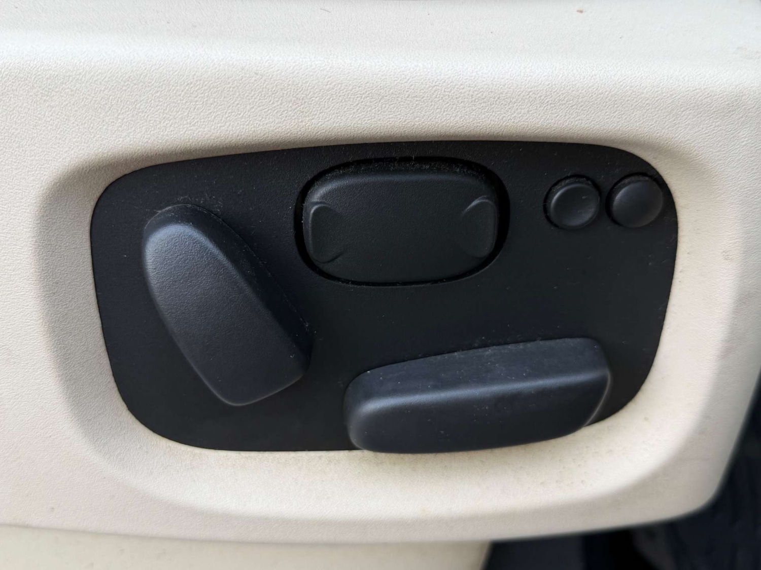 Used Land Rover Range Rover Sport 2010 for sale - 77730212: Photo 15