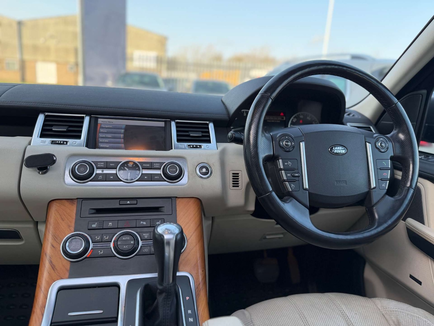 Used Land Rover Range Rover Sport 2010 for sale - 77730212: Photo 18