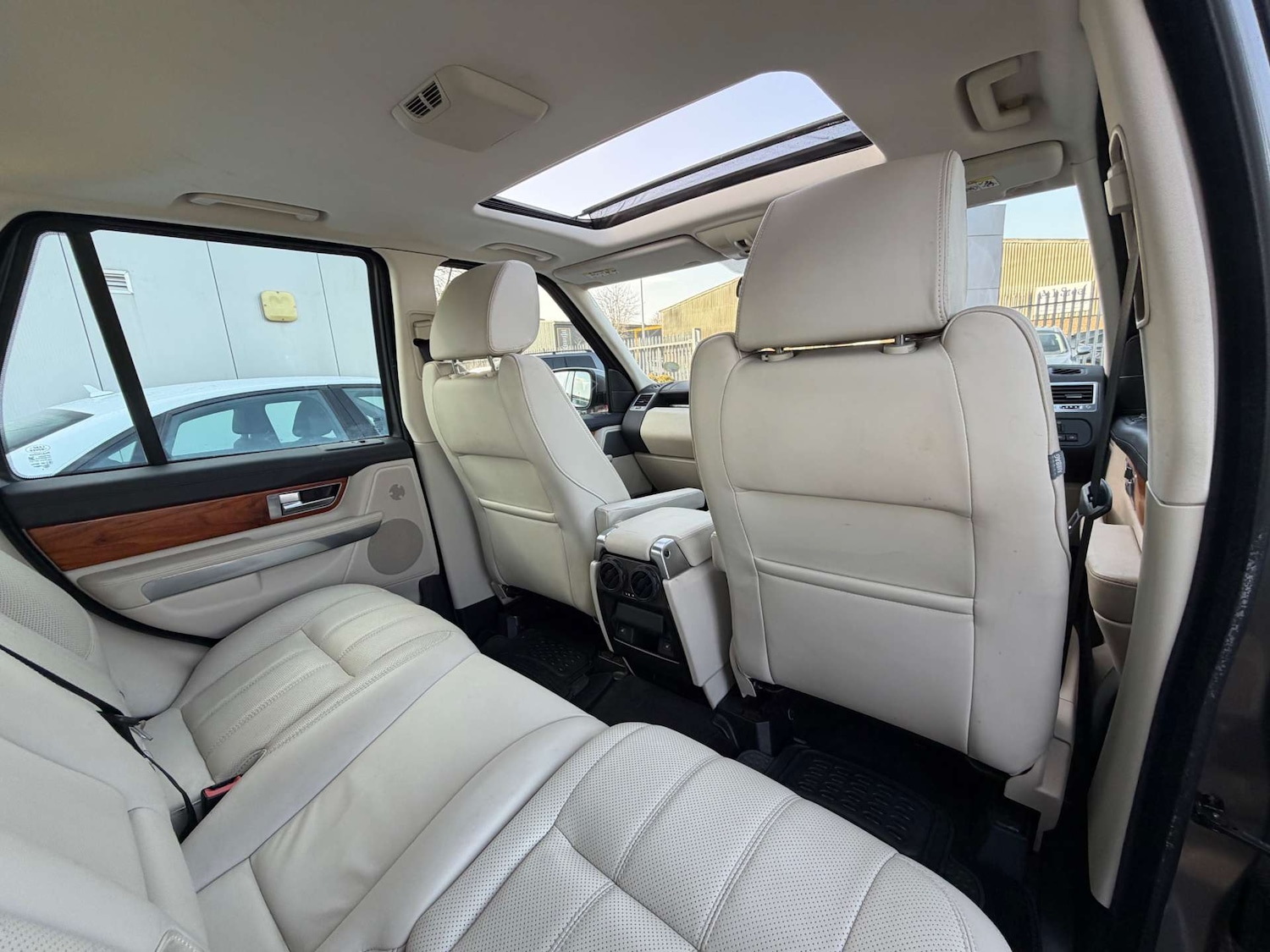 Used Land Rover Range Rover Sport 2010 for sale - 77730212: Photo 24