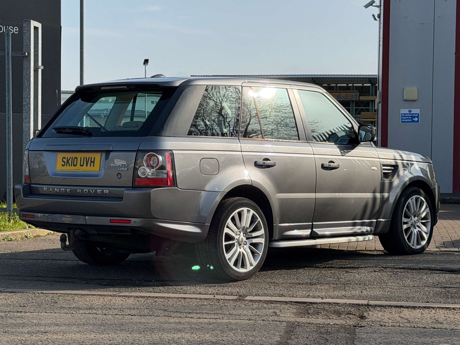 Used Land Rover Range Rover Sport 2010 for sale - 77730212: Photo 3