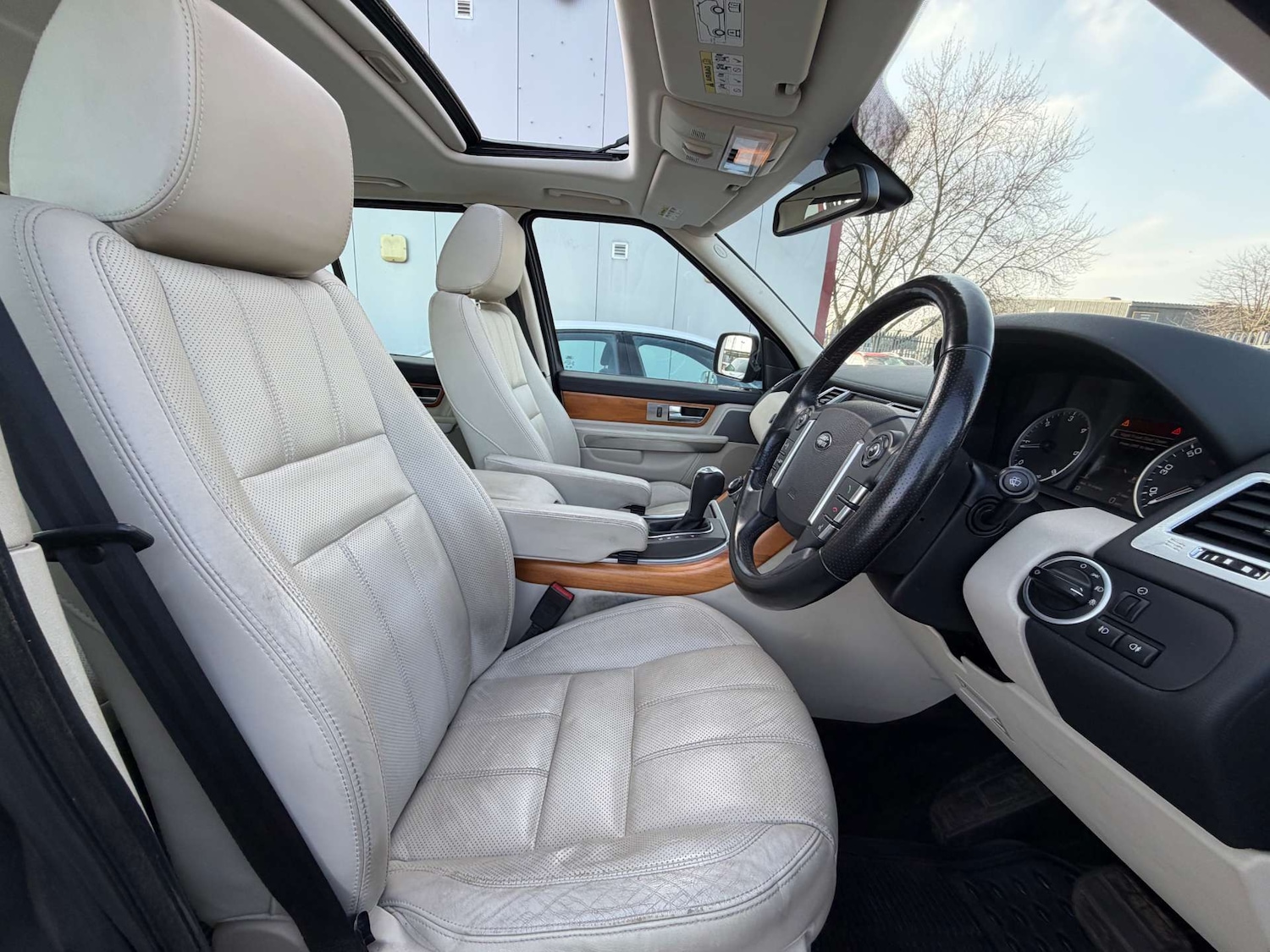 Used Land Rover Range Rover Sport 2010 for sale - 77730212: Photo 30