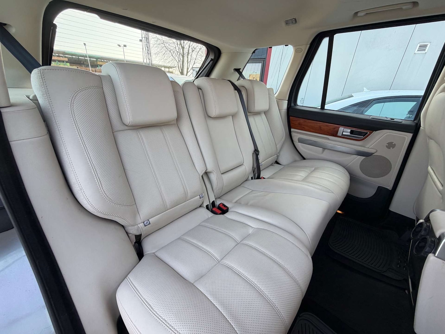 Used Land Rover Range Rover Sport 2010 for sale - 77730212: Photo 32
