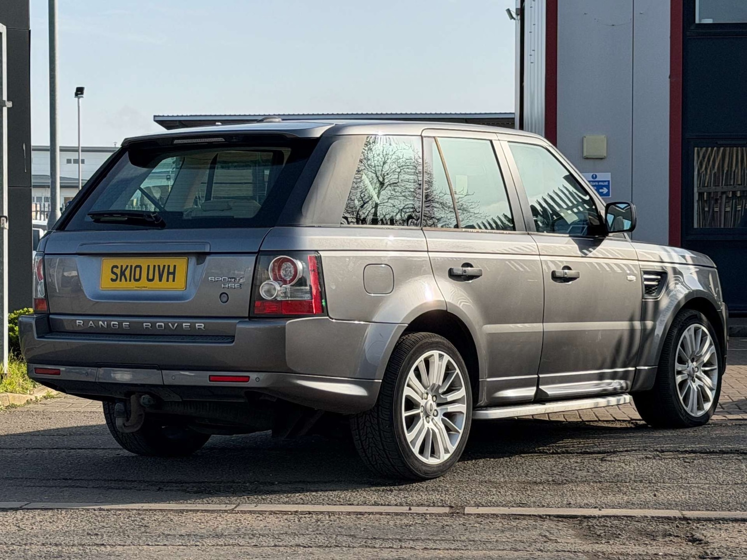 Used Land Rover Range Rover Sport 2010 for sale - 77730212: Photo 4