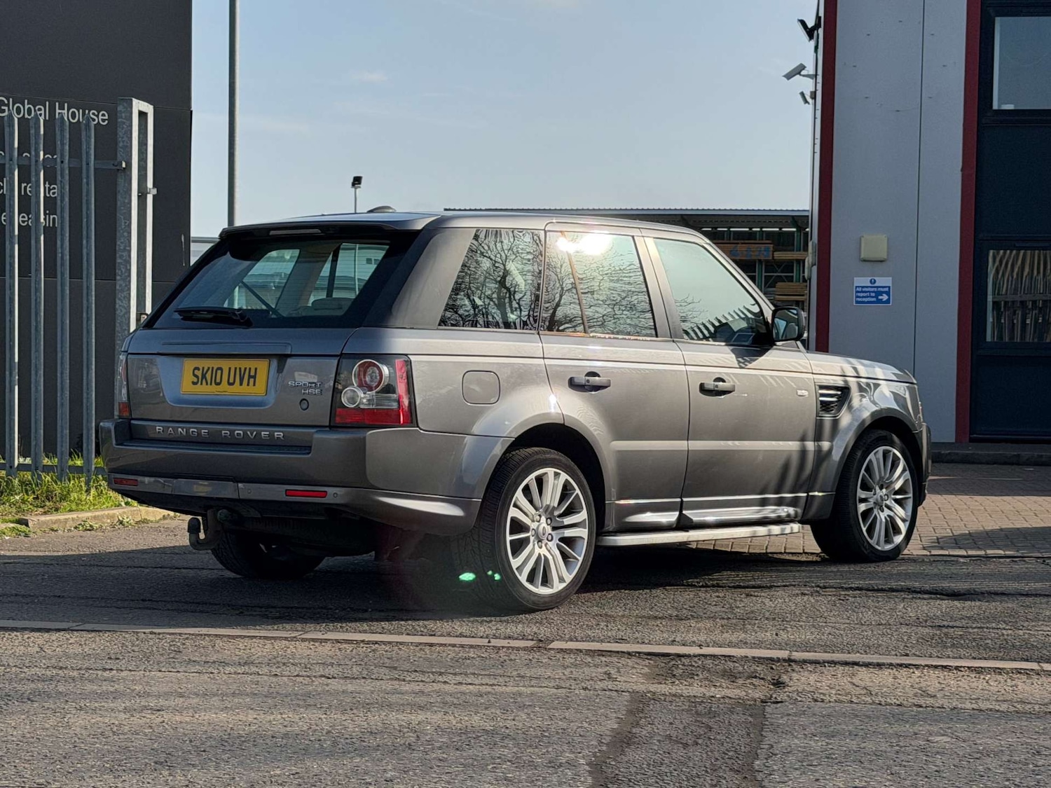 Used Land Rover Range Rover Sport 2010 for sale - 77730212: Photo 8