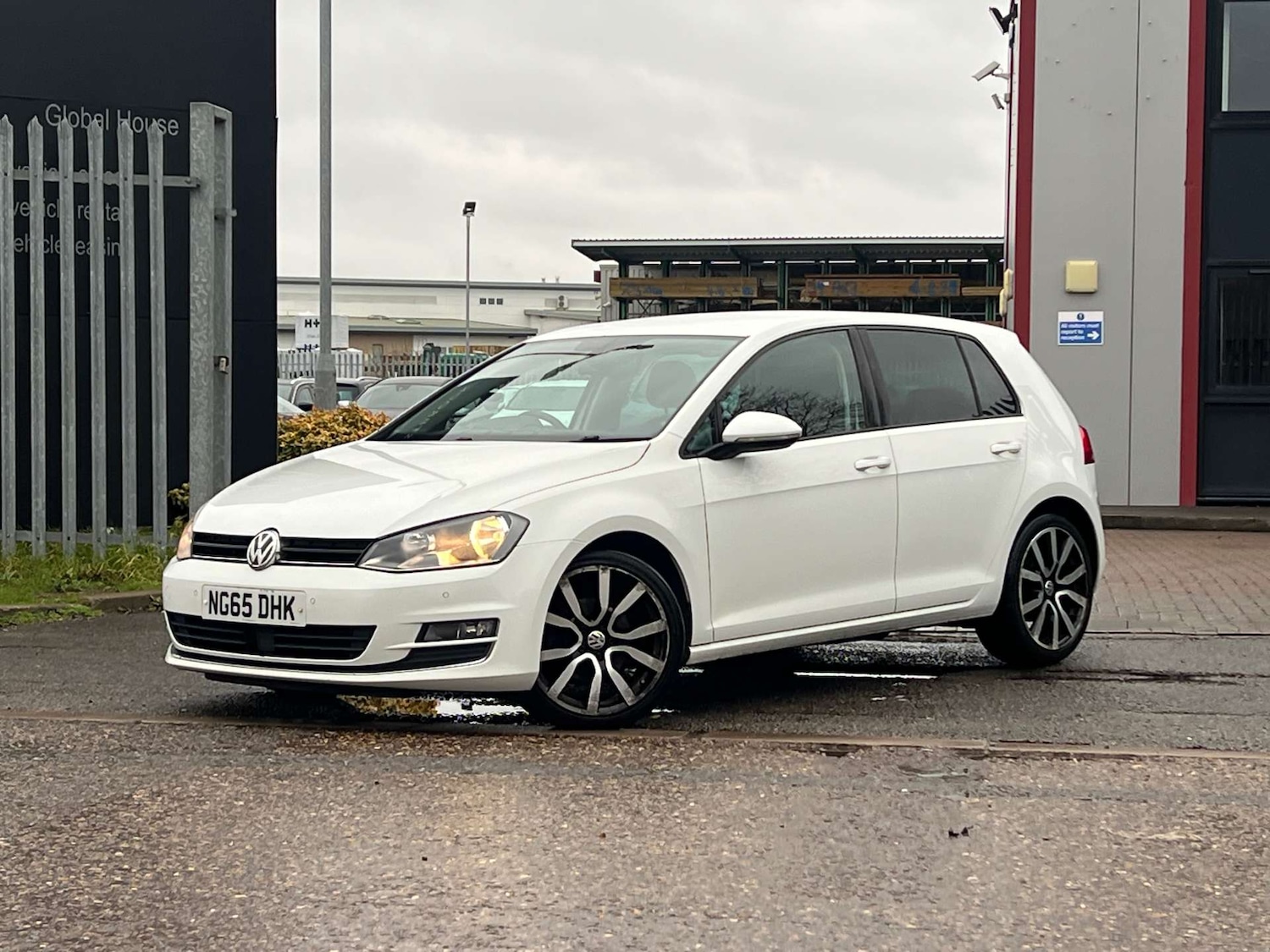 Used Volkswagen Golf 2016 for sale - 77096070: Photo 16