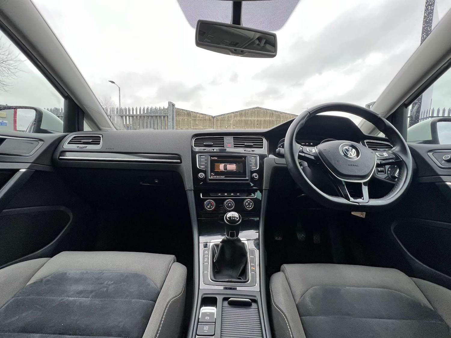 Used Volkswagen Golf 2016 for sale - 77096070: Photo 23