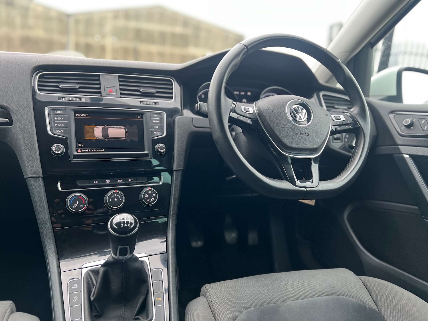 Used Volkswagen Golf 2016 for sale - 77096070: Photo 25