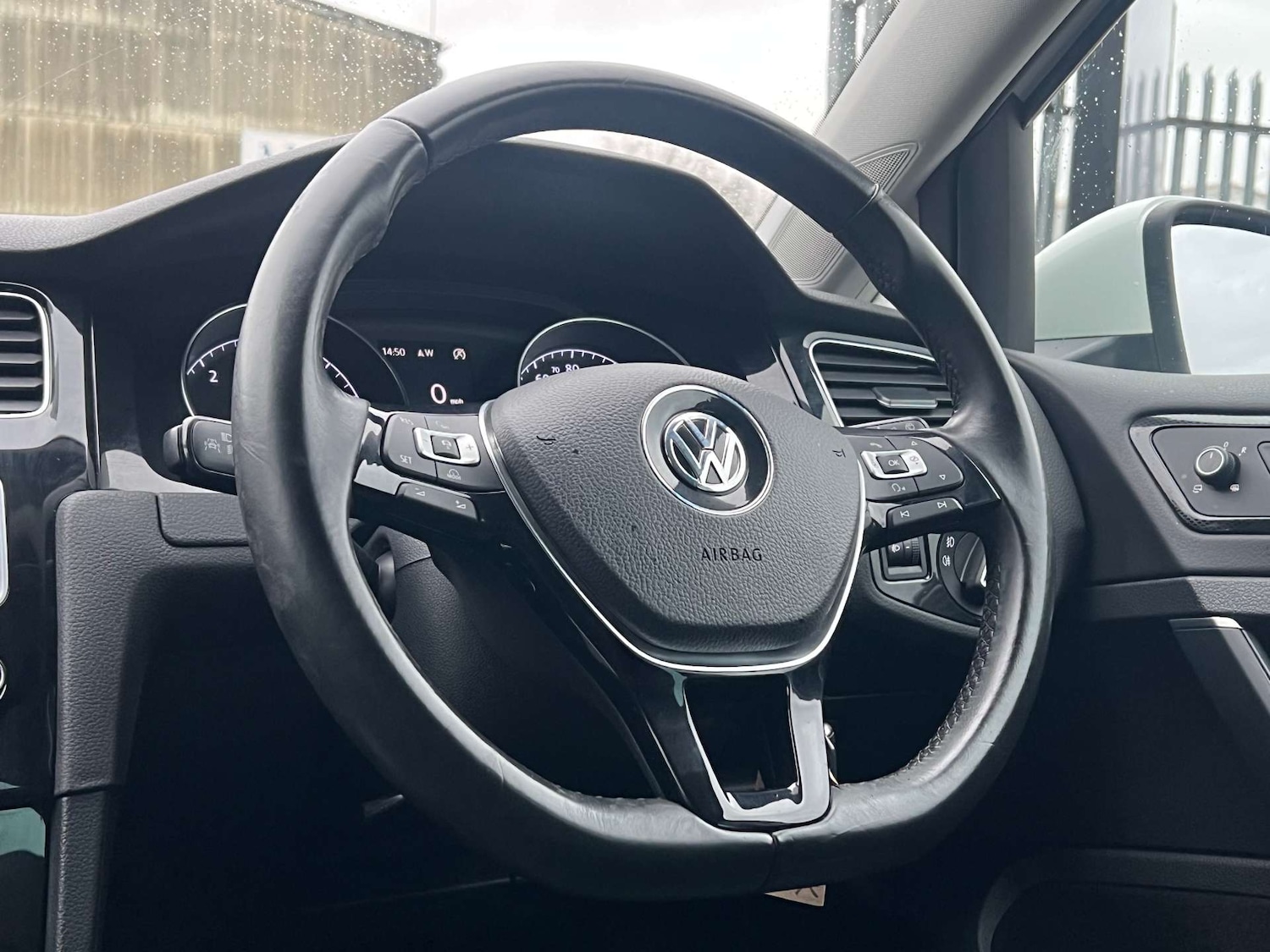 Used Volkswagen Golf 2016 for sale - 77096070: Photo 26