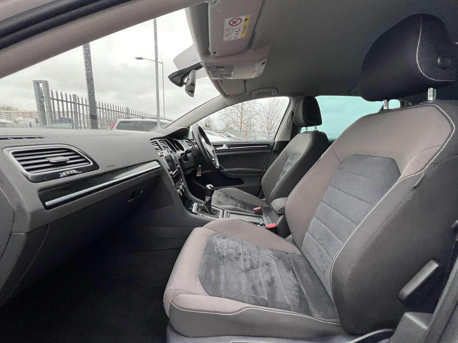 Used Volkswagen Golf 2016 for sale - 77096070: Photo 39