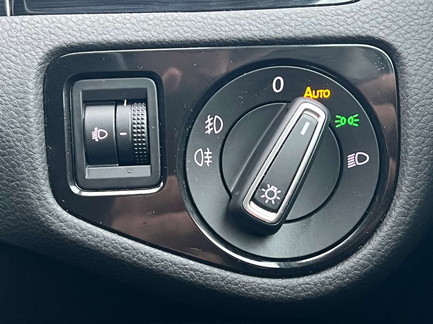 Used Volkswagen Golf 2016 for sale - 77096070: Photo 67