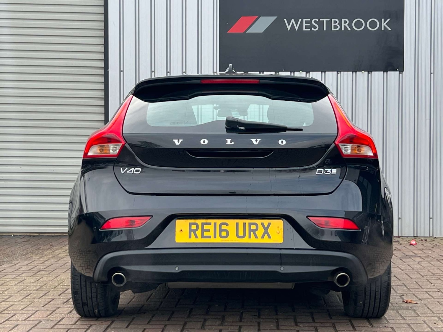 Used Volvo V40 2016 for sale - 76437913: Photo 3