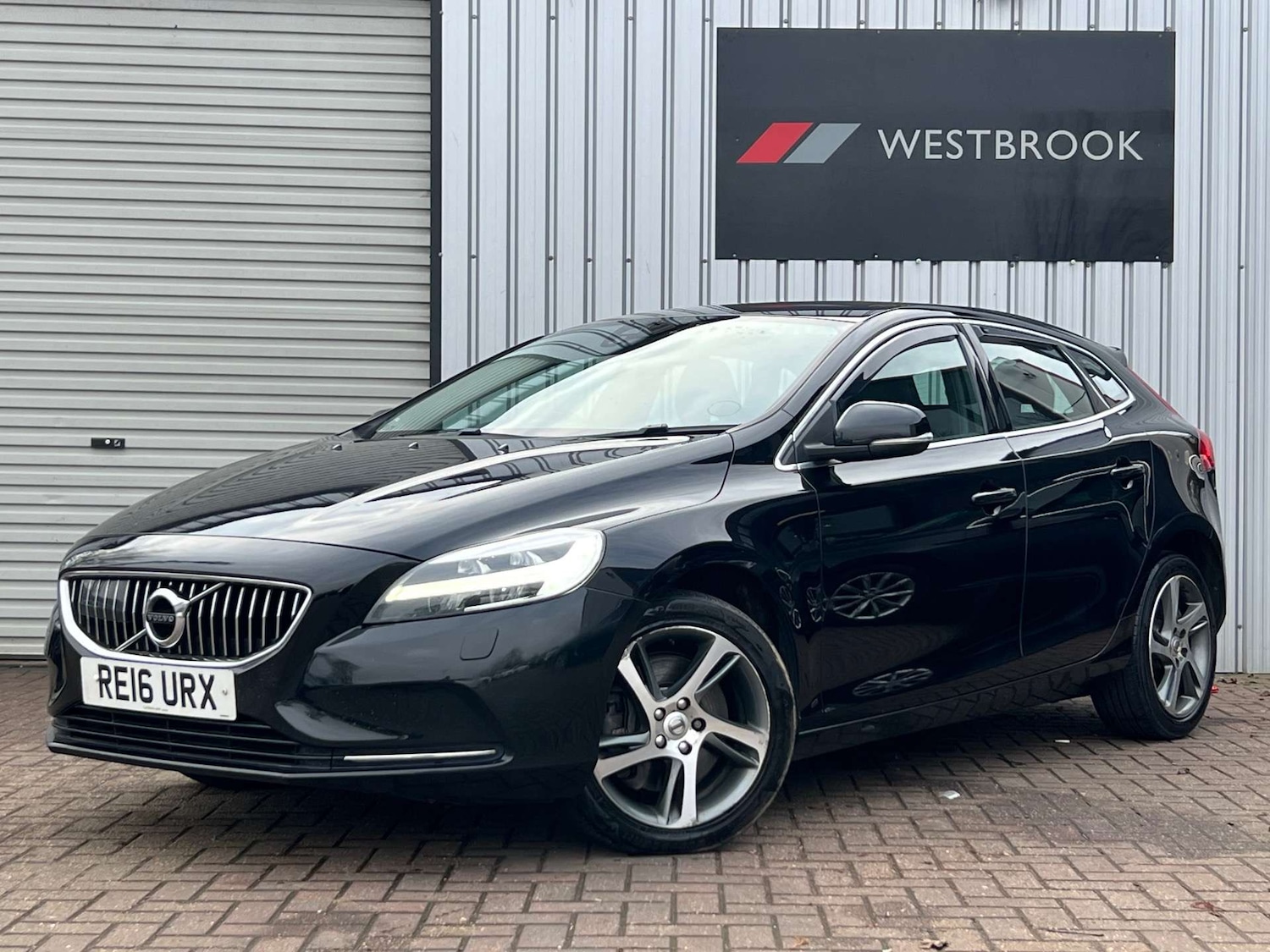 Used Volvo V40 2016 for sale - 76437913: Photo 5