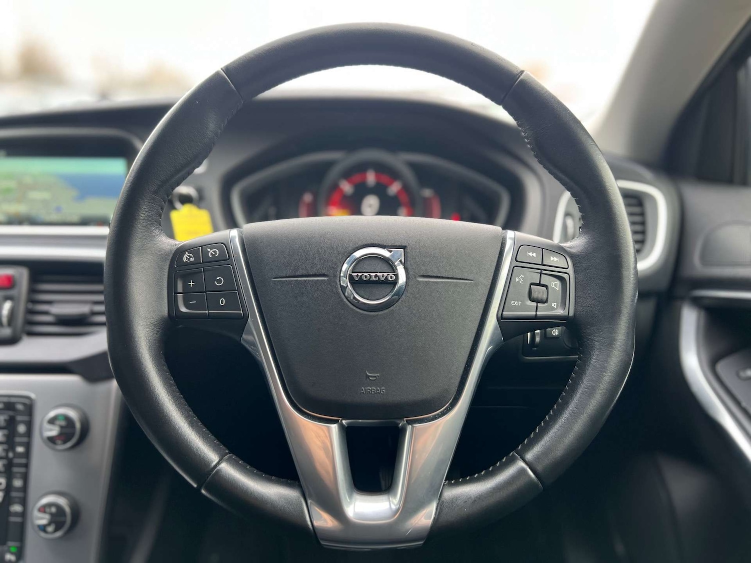 Used Volvo V40 2016 for sale - 76437913: Photo 54