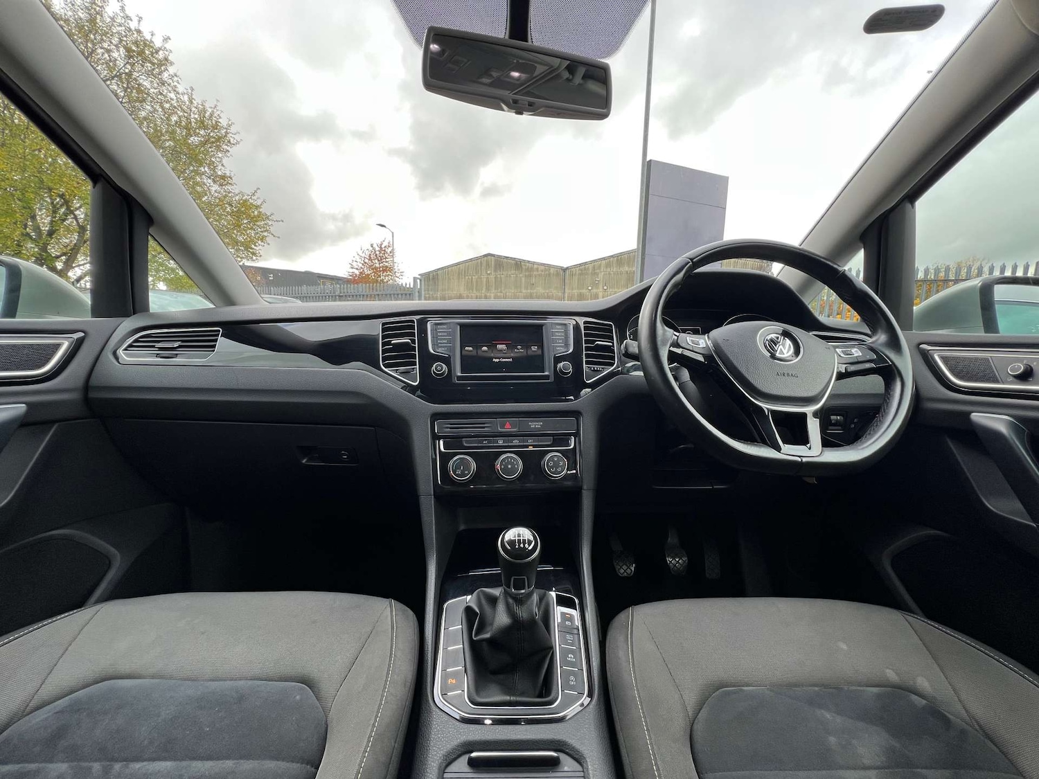 Used Volkswagen Golf SV 2015 for sale - 76320860: Photo 24