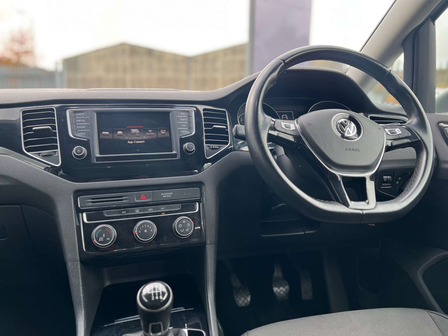 Used Volkswagen Golf SV 2015 for sale - 76320860: Photo 26