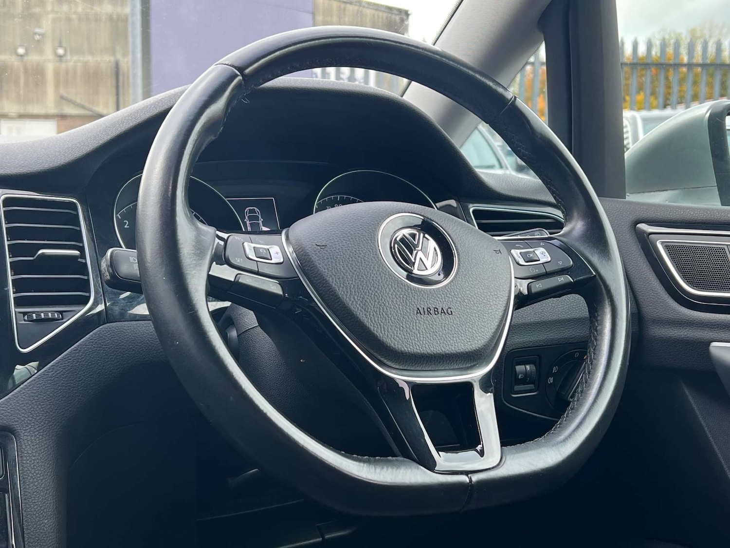 Used Volkswagen Golf SV 2015 for sale - 76320860: Photo 27
