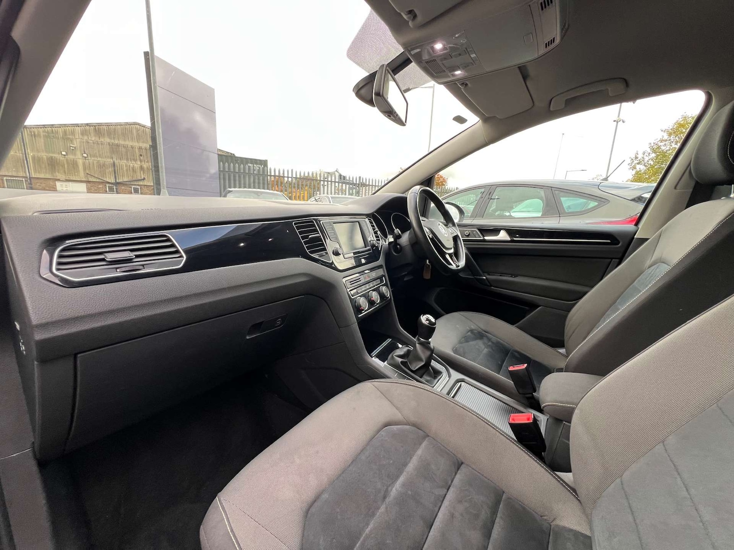 Used Volkswagen Golf SV 2015 for sale - 76320860: Photo 41