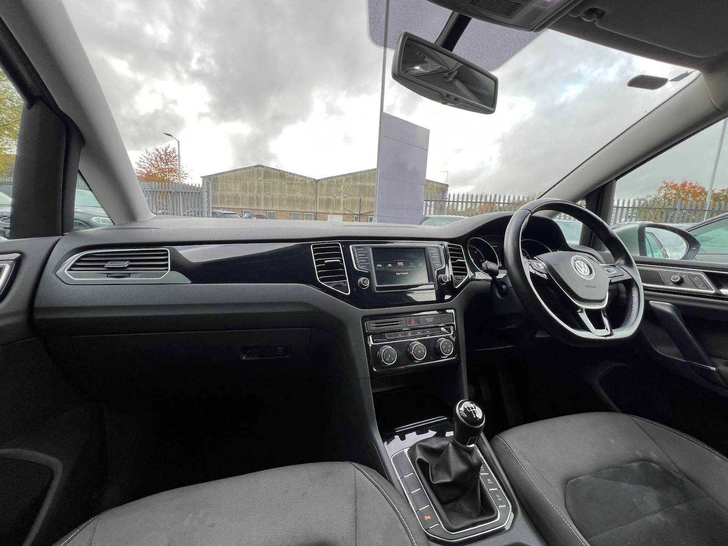 Used Volkswagen Golf SV 2015 for sale - 76320860: Photo 43