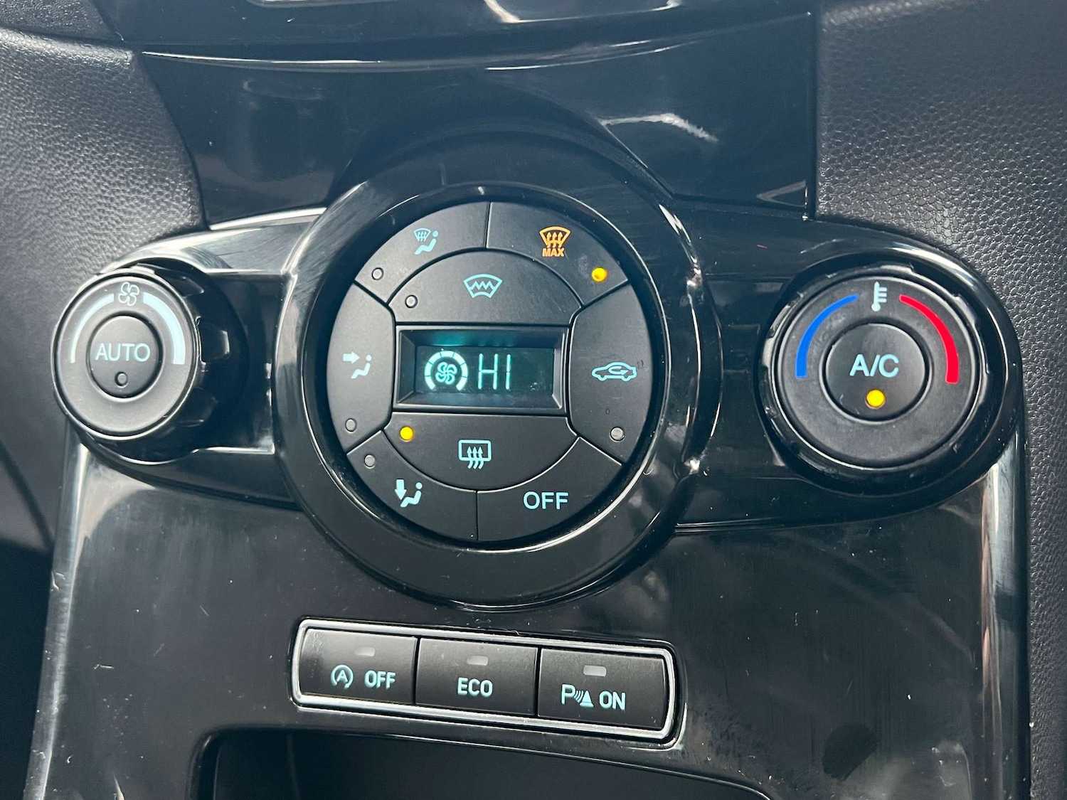 Used Ford Fiesta 2016 for sale - 77328610: Photo 41