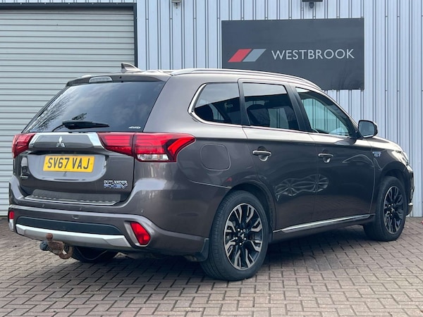 Used Mitsubishi Outlander 2017 for sale - 73757701: Photo 2