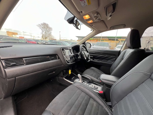 Used Mitsubishi Outlander 2017 for sale - 73757701: Photo 31